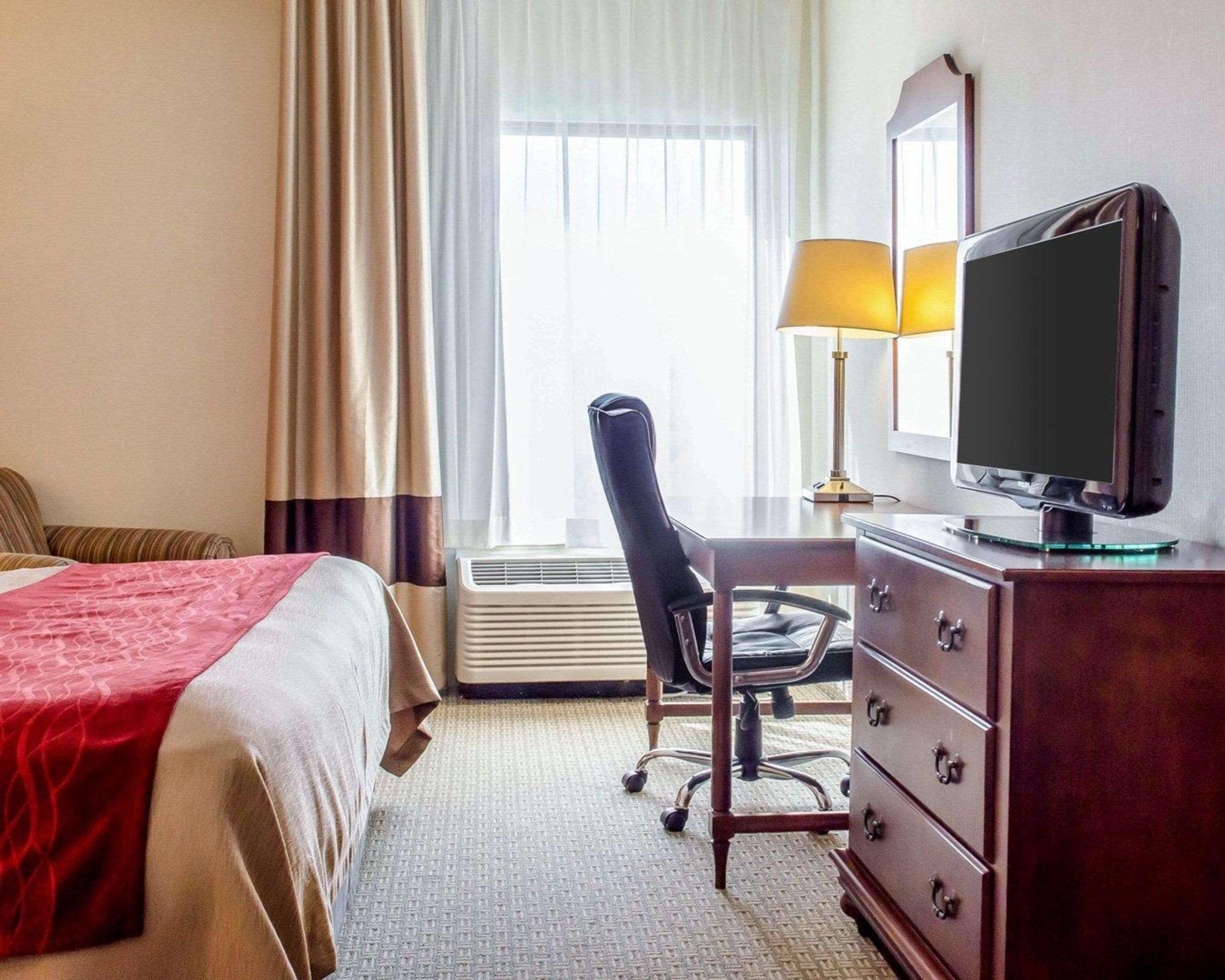 Comfort Inn & Suites York Extérieur photo