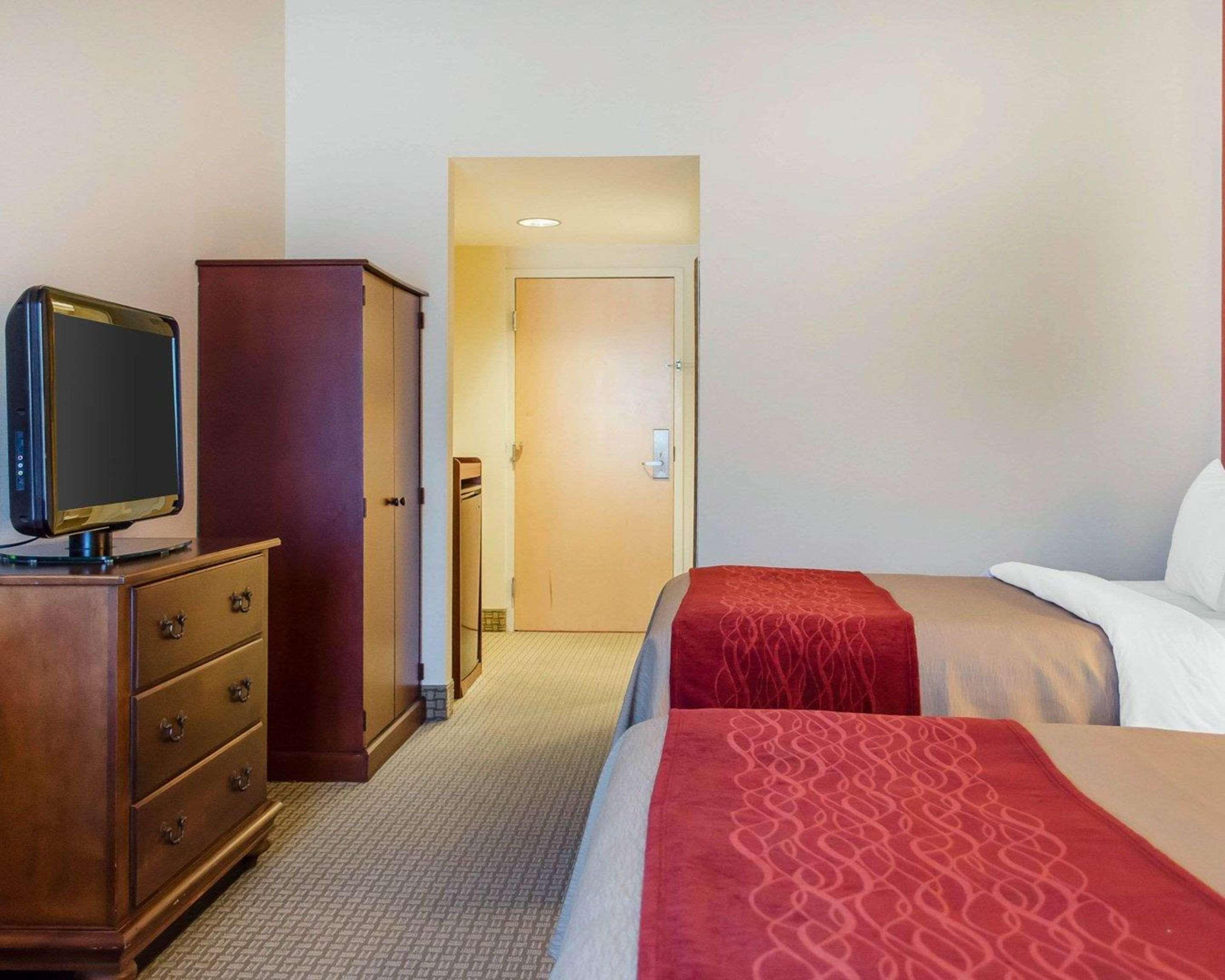 Comfort Inn & Suites York Extérieur photo