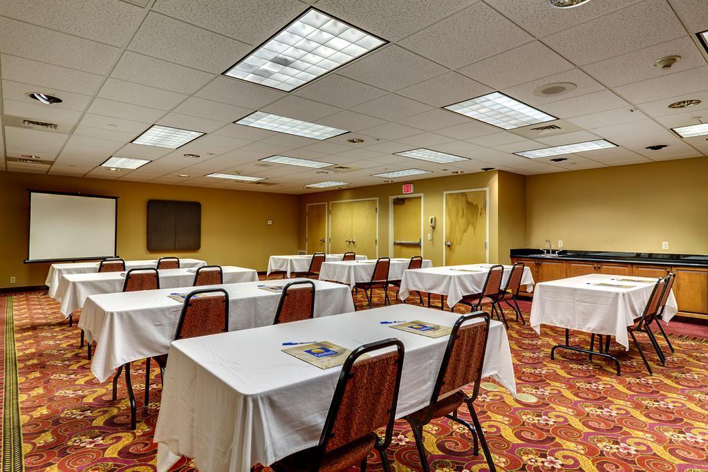 Comfort Inn & Suites York Extérieur photo