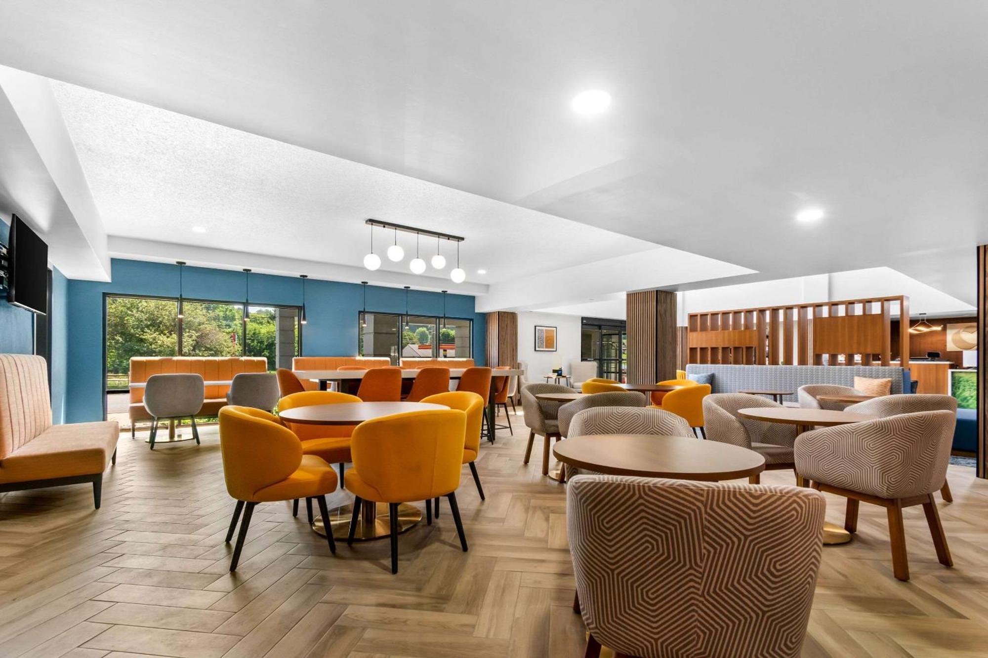 Comfort Inn & Suites York Extérieur photo